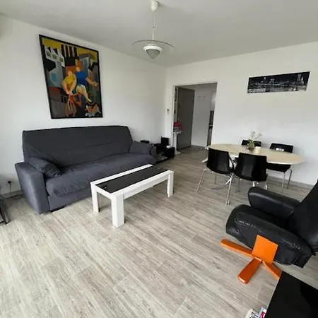 T3 Classe 3 * Vue Parking 100 M Plage/ville Apartment *